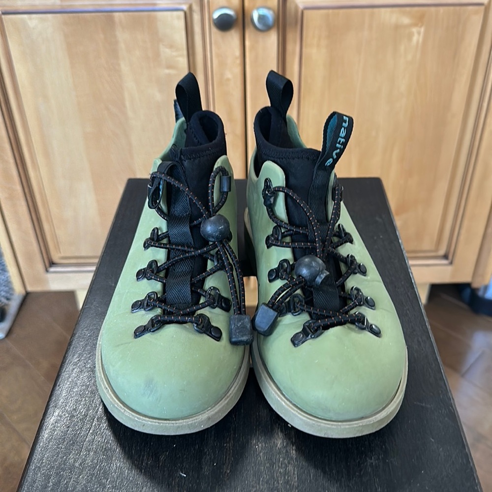 Kids Native Citylite boots. Size EUR 33.5/US J2/UK 1. GUC.